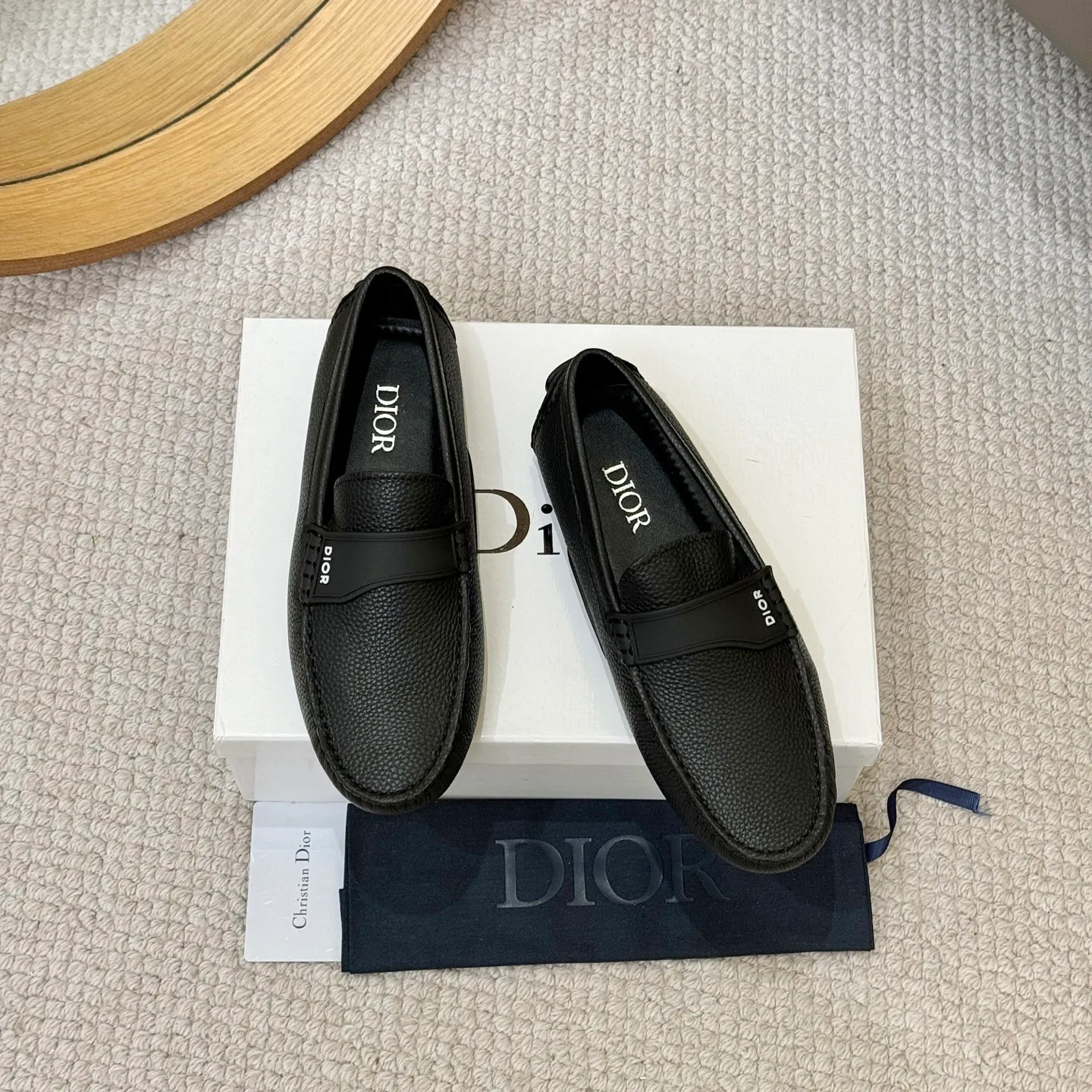 Men's clothing and shoes 💰420! (Yangli) Quality DIOR [Dior’s latest arrival] real auction hot-selling Doudou shoes 🔍DIOR) new Doudou shoes 👍Belgian designer Martin Margiela serves as Gucci shoe designer y full of charm, luxury style gentleman upper: imported cowhide, lining with spring sweat-absorbent first-layer sheepskin. Outsole Brand outsole, the last stitching on the bottom will never come off; equipped with classic Gucci exquisite hardware C D buckle💋The whole pair of shoes is fashionable and casual without losing high-end style; standard 38-46